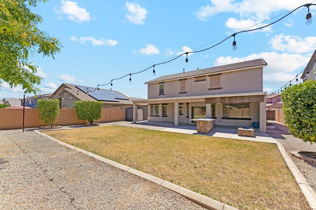 Building Photo - 18024 W Maui Ln