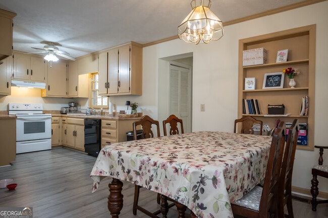 Building Photo - 100 VFW Dr