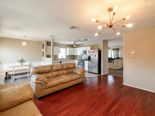 Building Photo - 1435 Greenbrook Dr