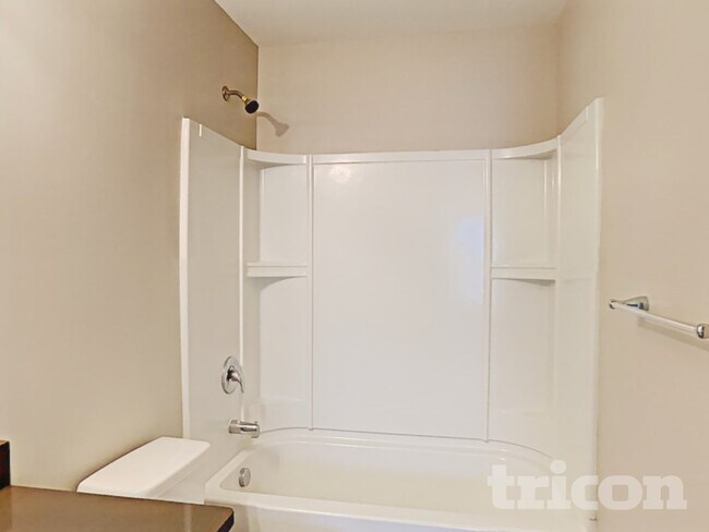 Building Photo - 1912 Carpenter Cabin Dr