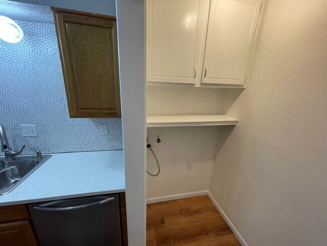 Building Photo - 3 br, 2 bath House - 2612 N Ann Arbor Ave....