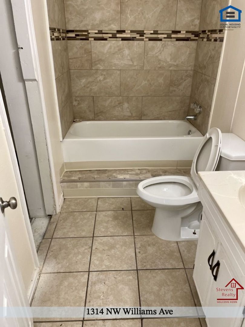 Building Photo - 1314 NW Williams Ave