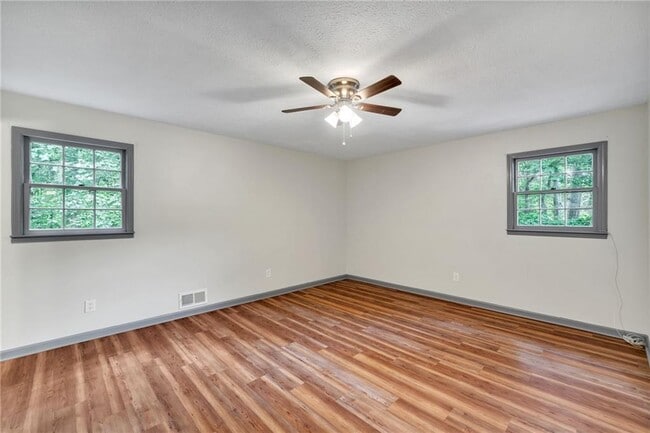 Building Photo - 5902 Cumming Hwy