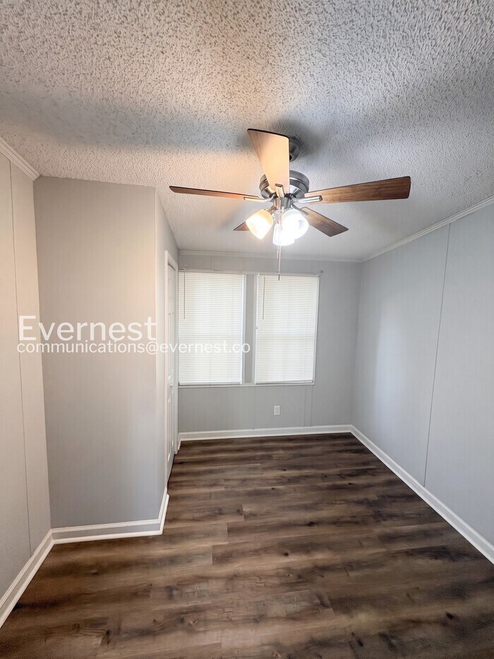Building Photo - 4980 New Horizon Dr