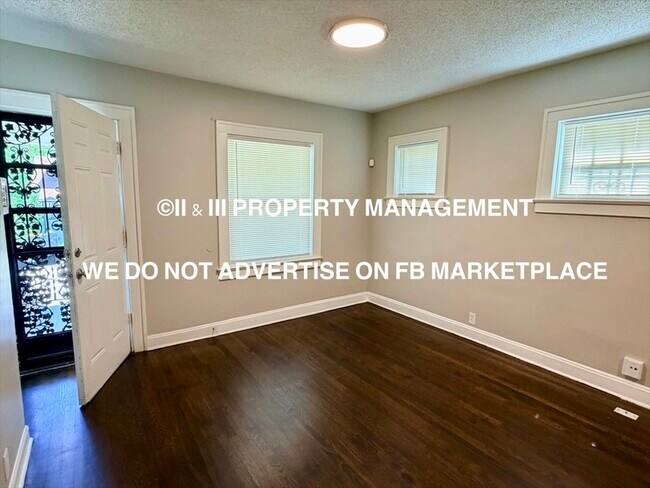 Building Photo - 3032 Elmwood Ave