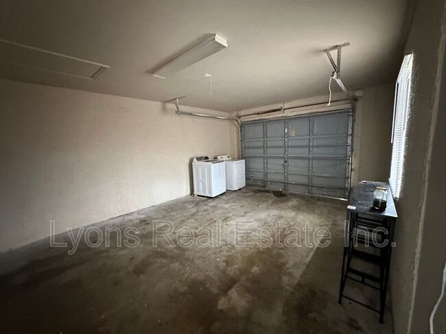 Building Photo - 1125 Gilbert Ave S