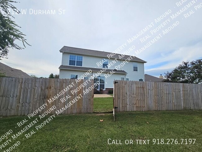 Building Photo - 212 W Durham St