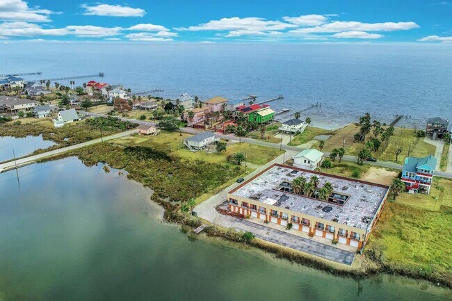 Building Photo - 709 Gale St