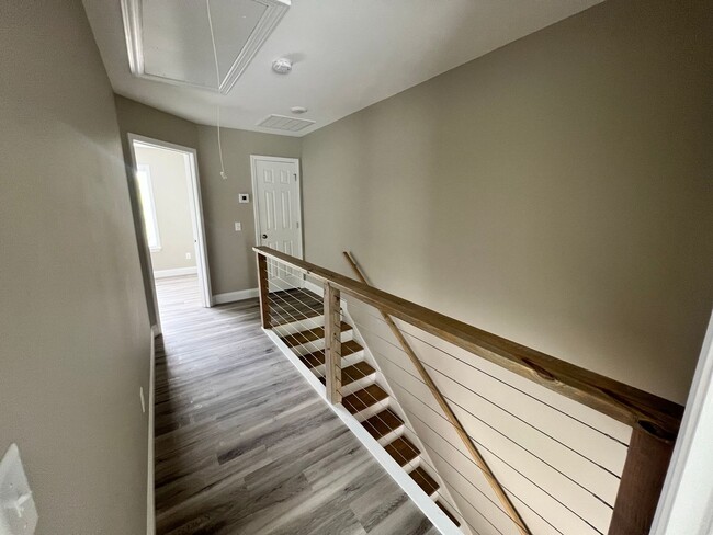 Building Photo - 309 Broad St