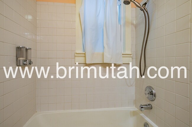 Building Photo - 234 E 100 S
