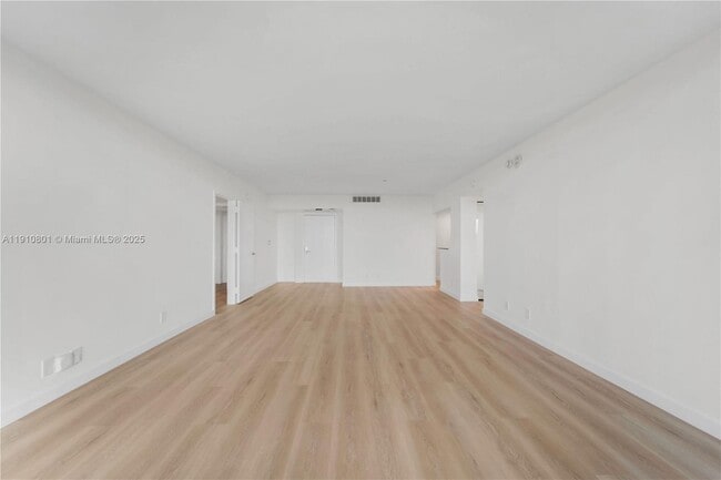 Building Photo - 780 NE 69th St