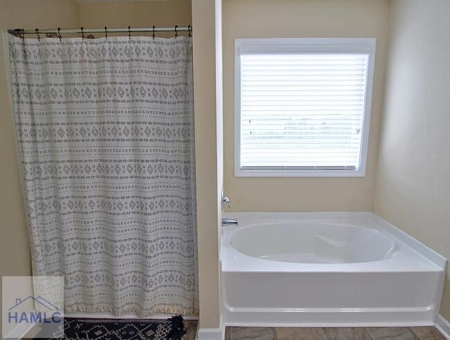 Building Photo - 1290 Windrow Dr