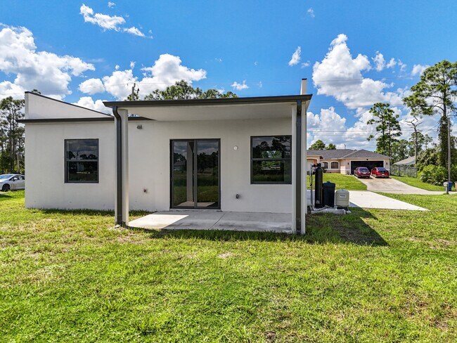 Building Photo - 1056 Fayette Ave