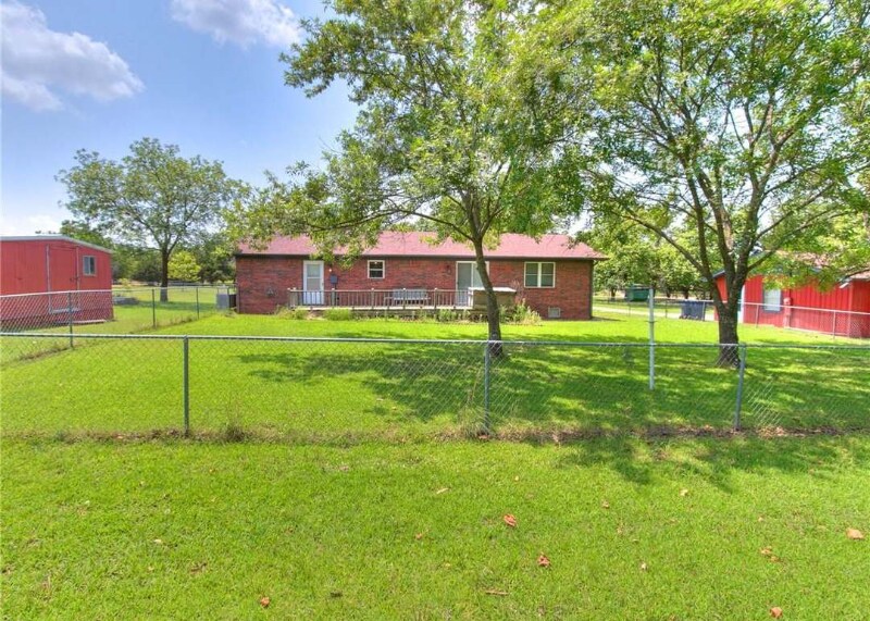 Building Photo - 11500 Canyon Oaks Dr