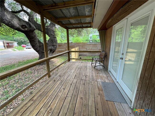 Building Photo - 144 Deer Ln