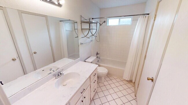 Building Photo - "Spacious 4-Bedroom Retreat with 2 Baths in Prime Killeen Location – 1,590 Sq Ft of Comfort!"