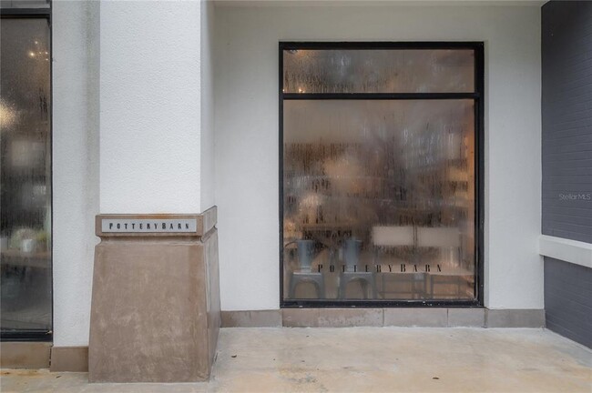 Building Photo - 762 S Village Cir