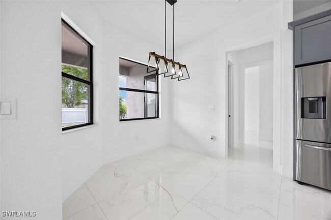 Building Photo - 1609 Nelson Rd N