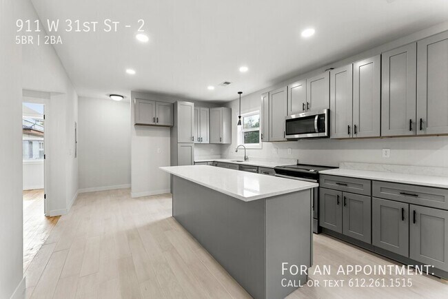 Building Photo - 911 W 31st St