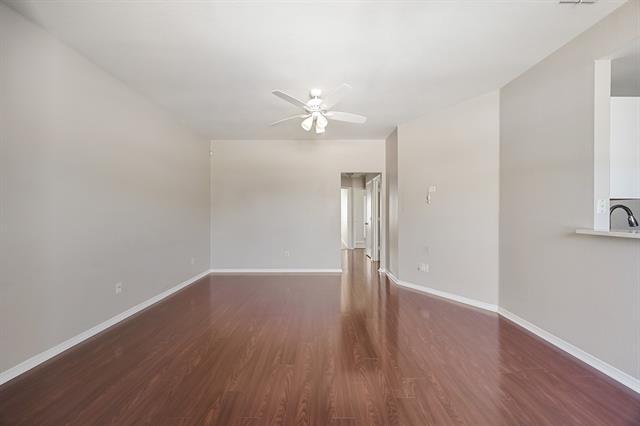 Building Photo - 303 Kings Way Dr