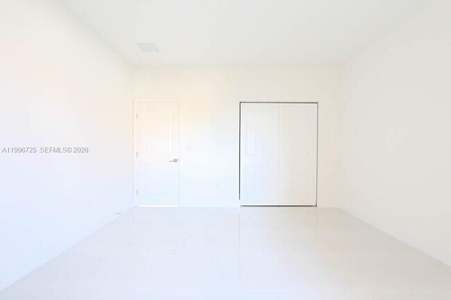 Building Photo - 15631 SW 11th Terrace