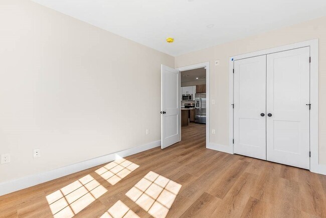 Building Photo - 22 Everett St