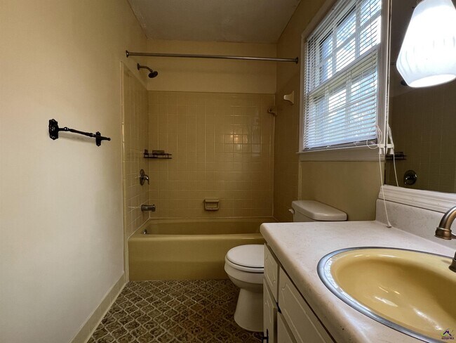 Building Photo - 3700 Dean Dr