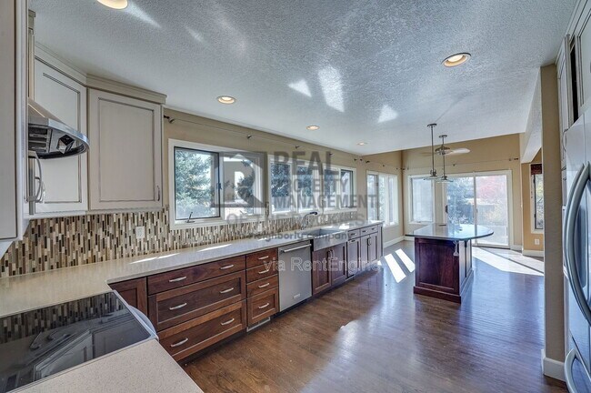 Building Photo - 5106 Saffron Ct