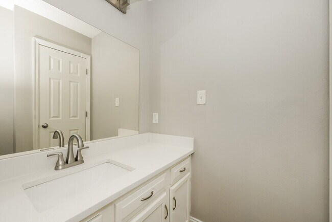 Building Photo - 1224 Jacksons View Rd