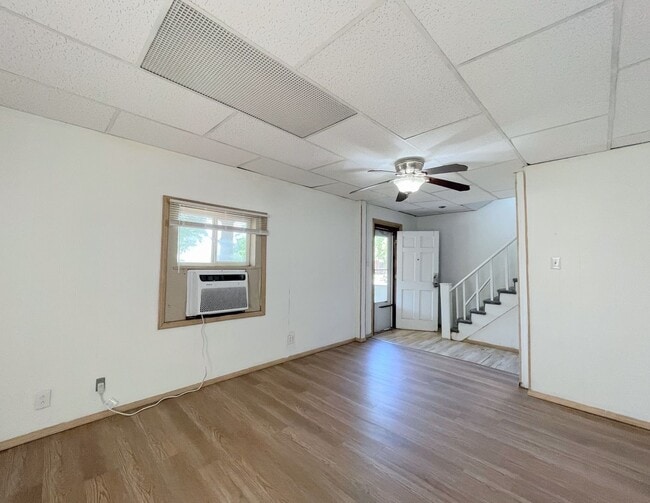 Building Photo - Spacious 3 bedroom home