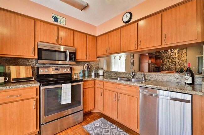 Building Photo - 1455 King Ct