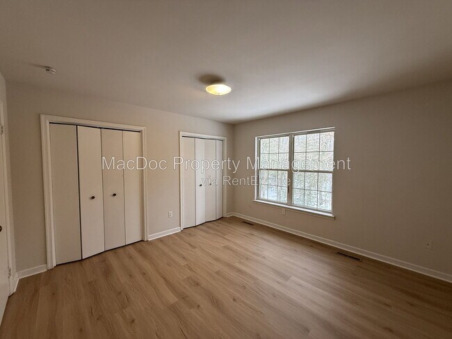 Building Photo - 5230 King's Wood Ln