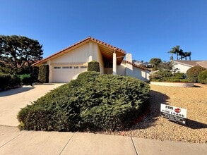 Building Photo - Beautiful 5 bedroom home in Rancho Bernardo!