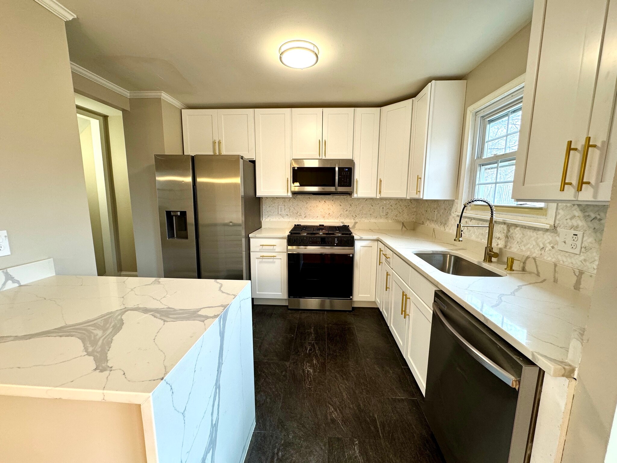 Building Photo - 540 Valleywood Rd