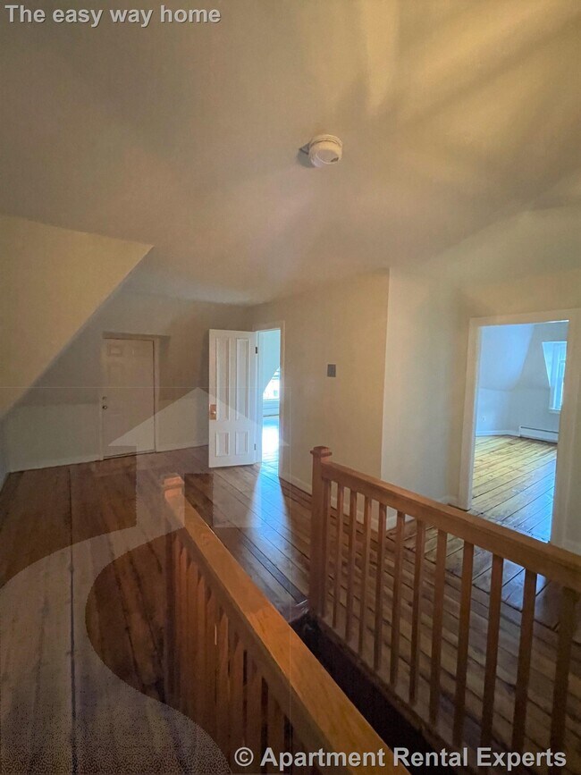 Building Photo - 14 Chestnut St