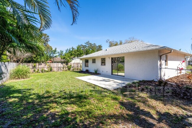 Building Photo - 1027 Deer Hollow Way