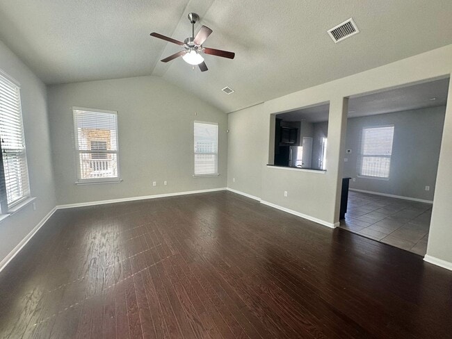 Building Photo - NEW MANAGEMENT IN ROUND ROCK TX!!!!!