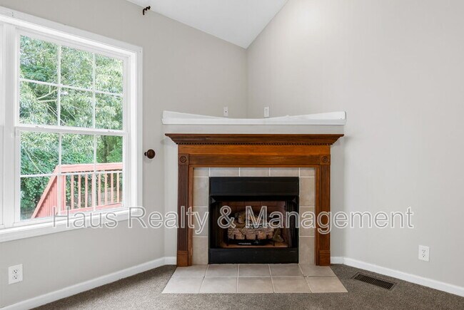 Building Photo - 1109 Gunpoint Dr