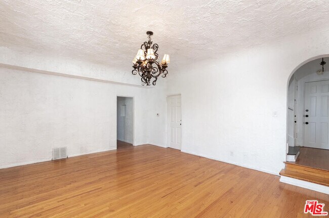 Building Photo - 2030 Vine St