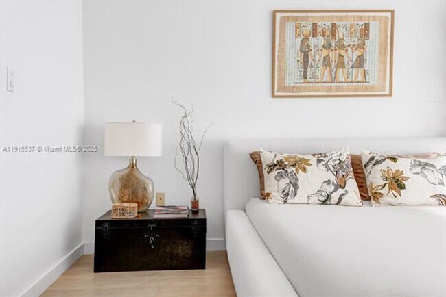 Building Photo - 1800 Sunset Harbour Dr