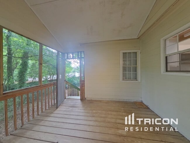 Building Photo - 350 Jamaica Cove SW