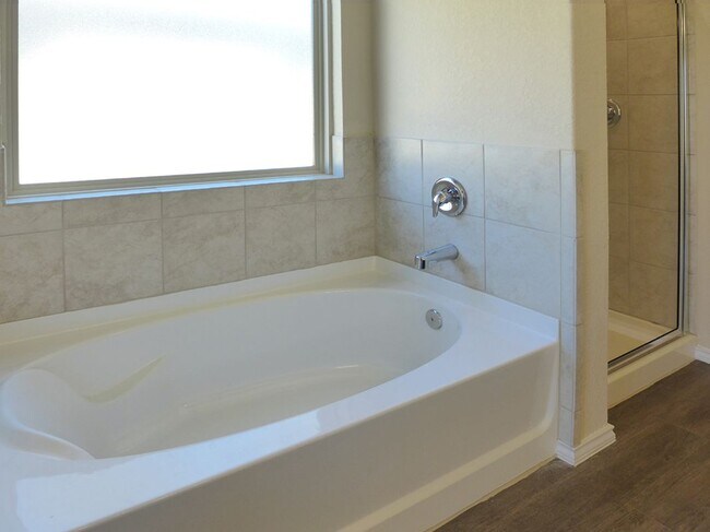 Building Photo - 10807 Fox Trot Way