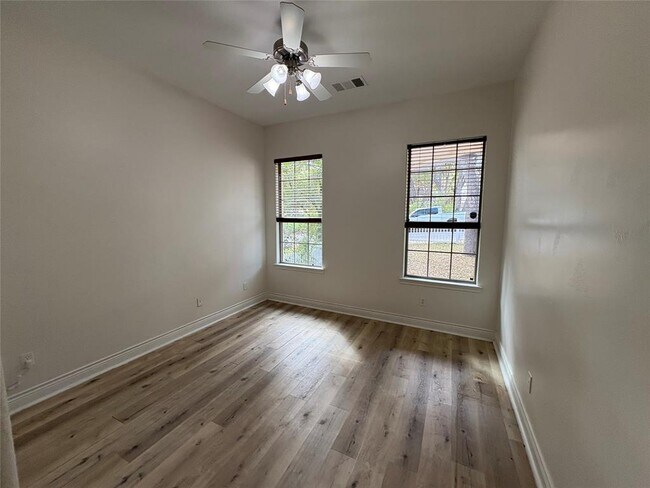 Building Photo - 3314 Thomas Kincheon St