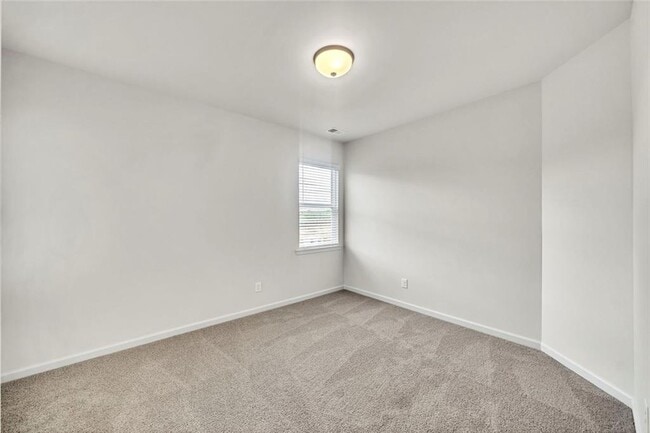 Building Photo - 374 Mountain Blvd S