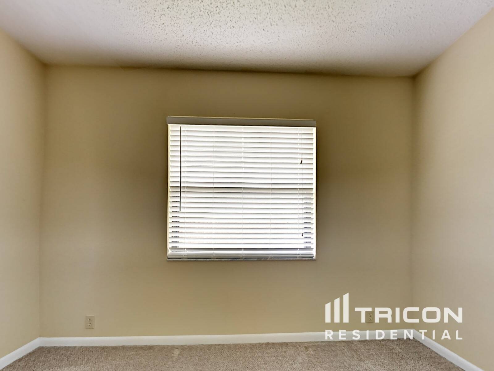 Building Photo - 2612 Bridle Dr