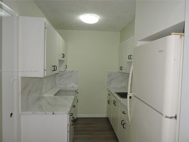 Primary Photo - 681 NE 3rd Pl