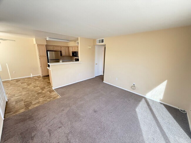 Building Photo - Gated condo Community