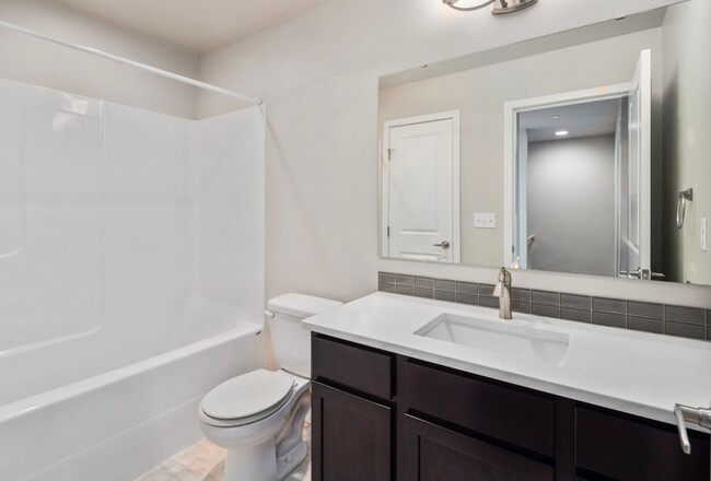 Building Photo - Rainier View Court Townhomes