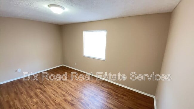 Building Photo - 1415 Villa Ct