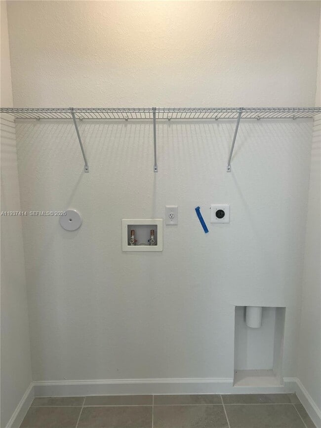 Building Photo - 2422 SE 30th St